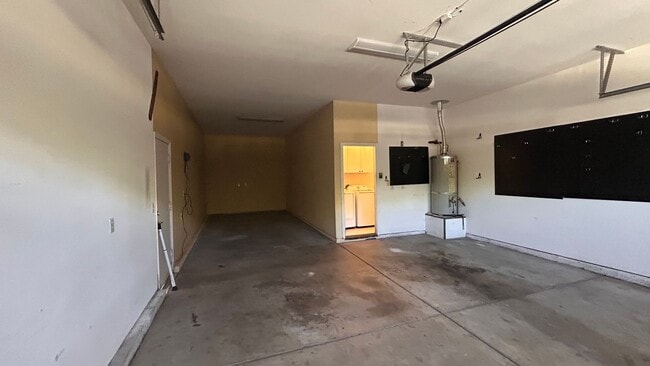 Building Photo - 1323 Cindy Dr