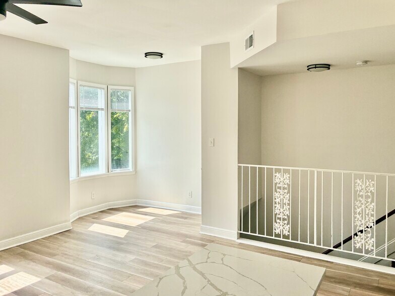 Building Photo - 2747 Armand Pl