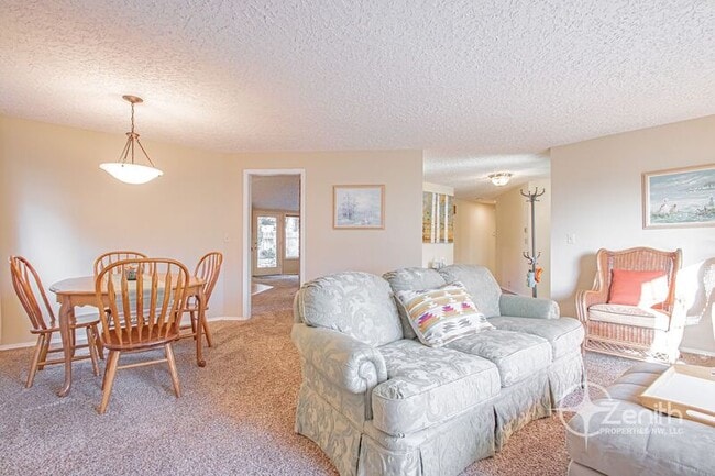 Building Photo - 12018 SE 17th St