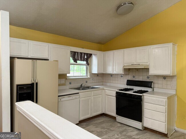 Building Photo - 1358 Stoneleigh Way
