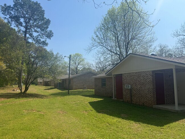 Building Photo - Richland Apartments Building B