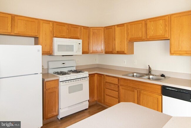 Building Photo - 7505 Calderon Ct