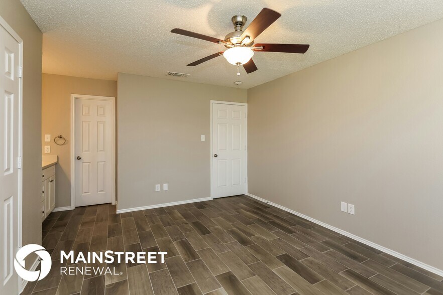 Building Photo - 6230 Hott Springs Dr