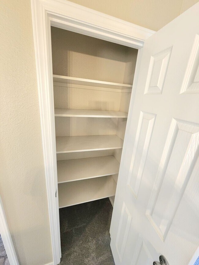 Building Photo - Move In Special- $500.00