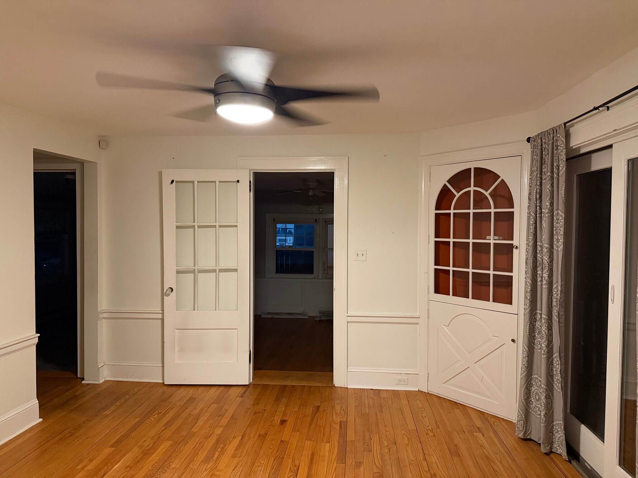 Living Room - 555 Main St