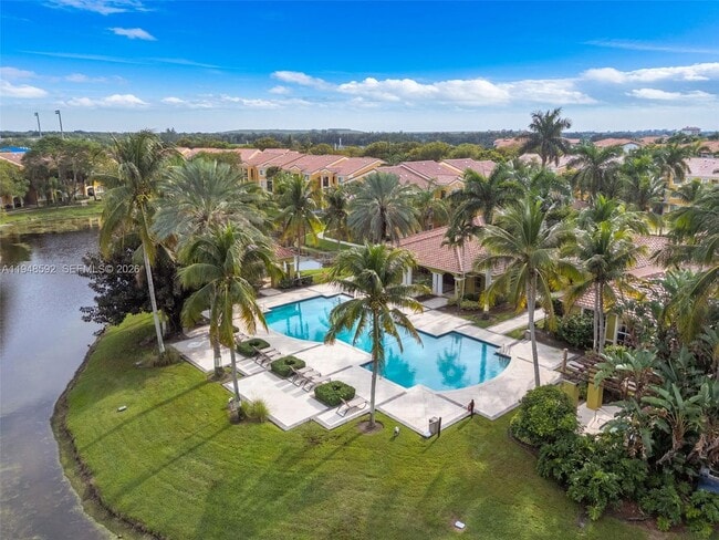 Building Photo - 2401 W Preserve Way