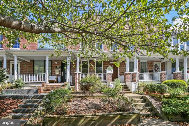 Building Photo - 119 N Peyton St