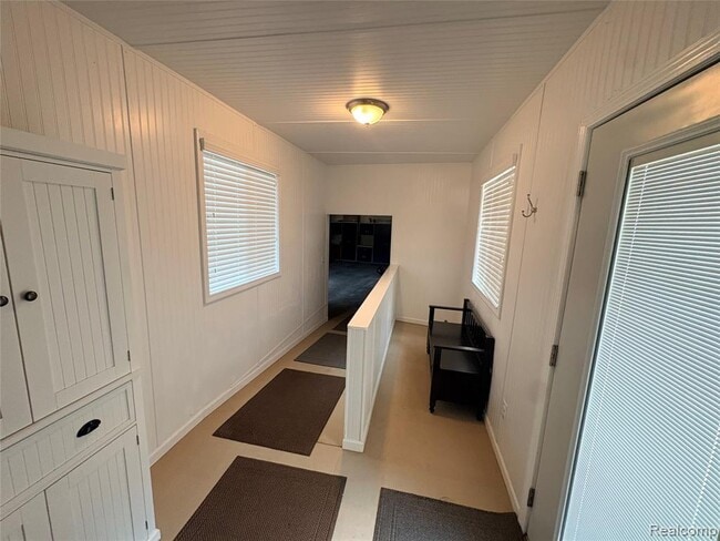 Building Photo - 1341 Catalpa Dr
