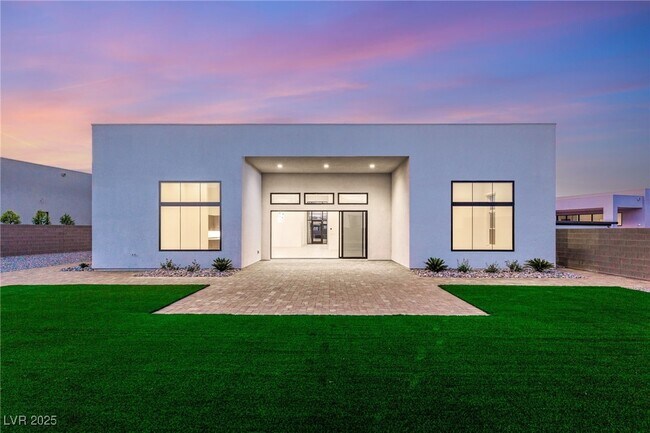 Building Photo - 10793 Vista Altura Ave