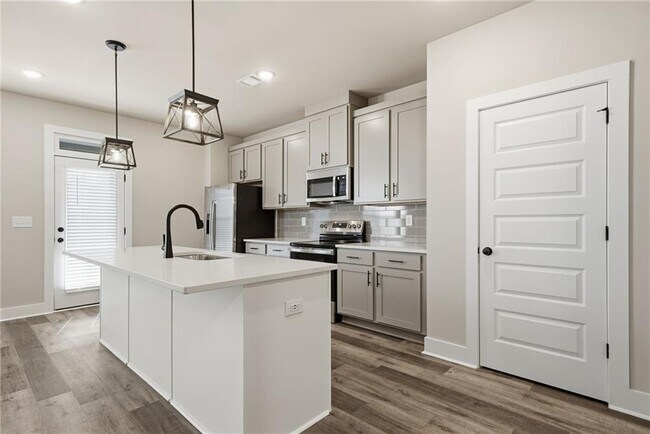 Building Photo - 5728 Urban Vlg Wy