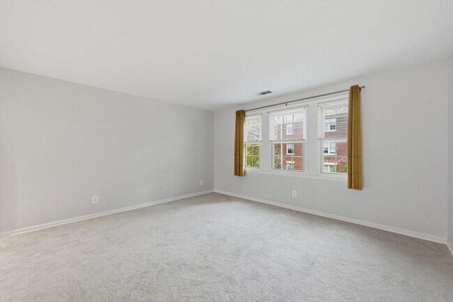 Building Photo - 525 Bashford Ln