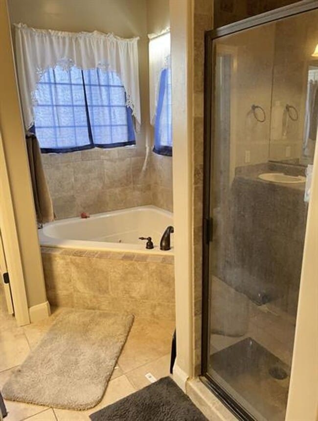 Building Photo - Beautiful Single Family Home