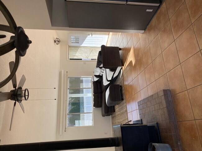 Building Photo - 552 E Lamarcia Dr