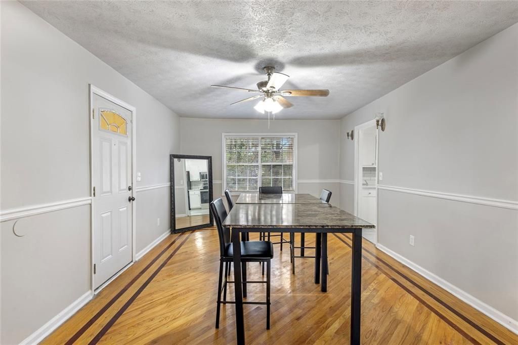 Building Photo - 1246 Elgin Way