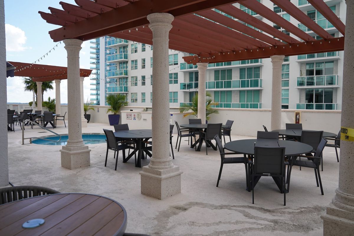 Building Photo - 1200 Brickell Bay Dr