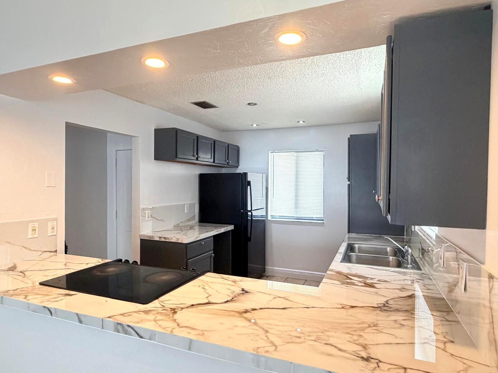 Building Photo - 3808 Inlet Cir