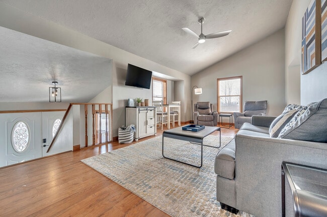 Building Photo - 2803 Sportsmans Dr