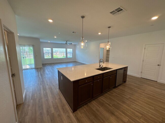 Building Photo - Lennar Home with Solar Available now for m...