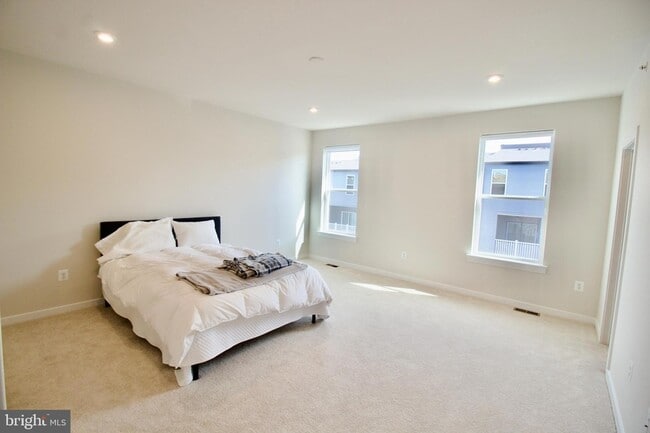 Building Photo - 4619 Olivine Dr