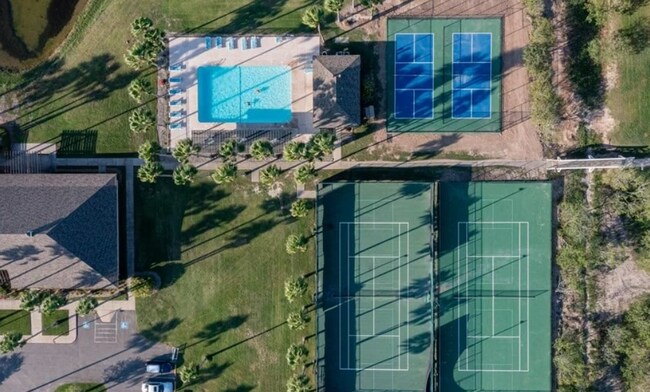 Building Photo - 2 S Bay Hill Dr