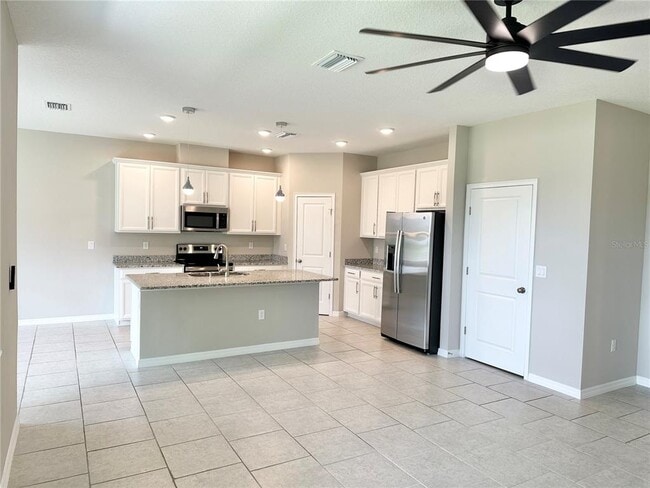 Building Photo - 6268 Great Bear Dr
