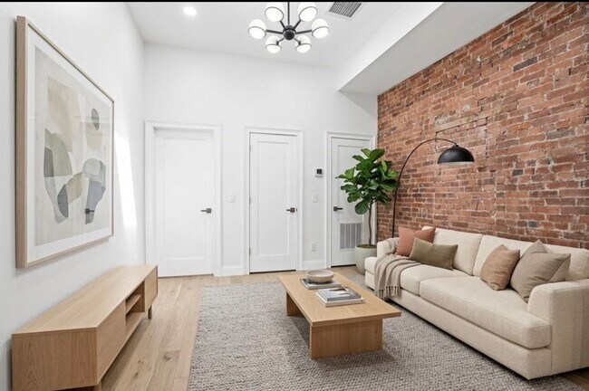 Building Photo - 233.5 Summit Ave