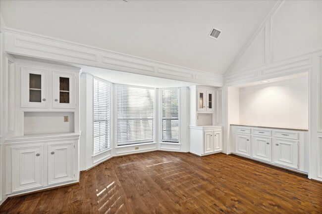 Building Photo - 4 Falling Star Rd