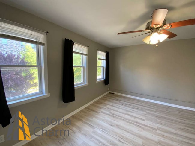 Building Photo - 3 Bed with Finished Basement, Skylight Bath, and Private Yard