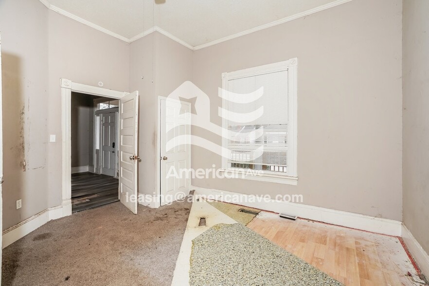 Building Photo - 2566 English Ave