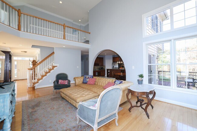 Building Photo - BEAUTIFUL SINGLE FAMILY HOME IN LANSDOWNE