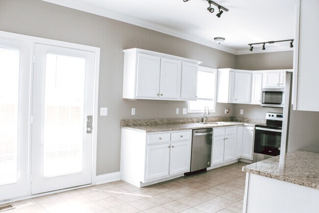 Kitchen - 1153 Unity Dr