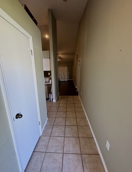 Building Photo - 4700 SW Archer Rd