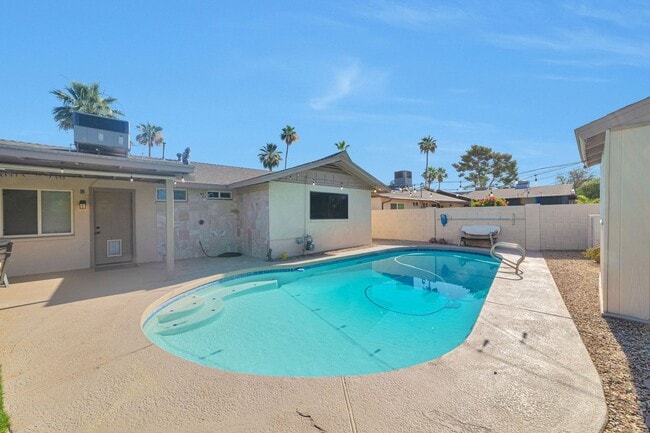 Building Photo - Amazing 3 Bed/2 Bath Home in Old Town Scottsdale