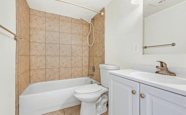 Building Photo - 2821 N Columbus Blvd