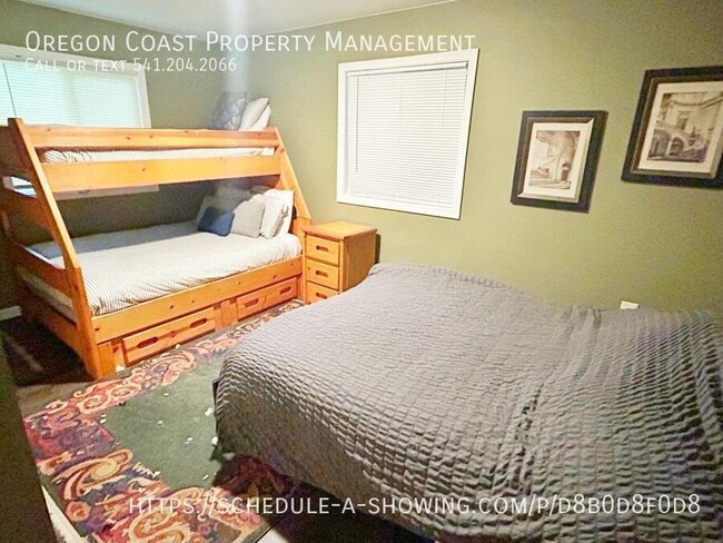 Building Photo - 3251 SE Dune Ave