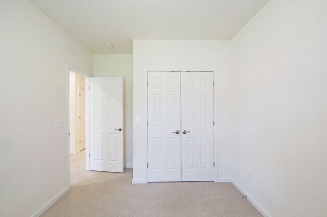 Building Photo - Pet-Friendly Fry's Spring Townhome Near 5t...