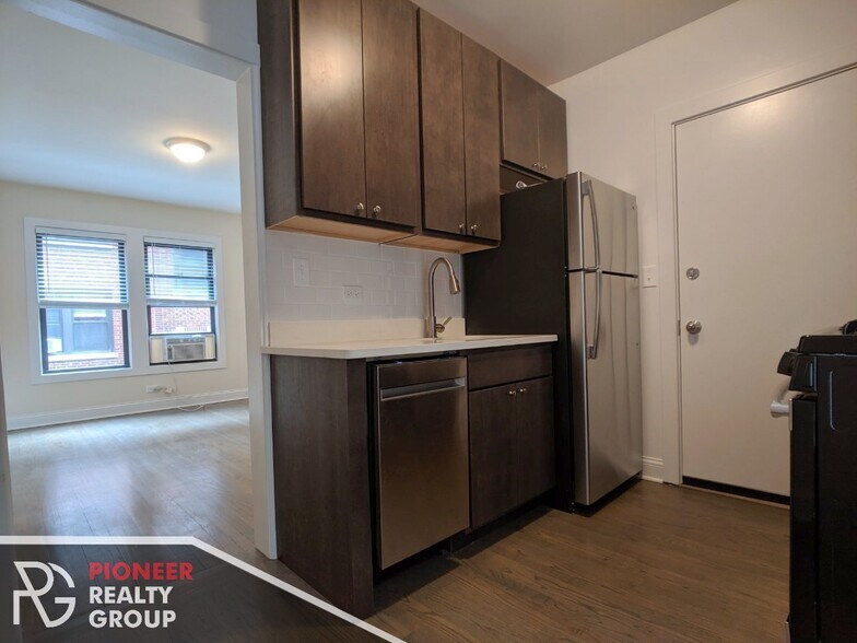 Building Photo - 2648 N Spaulding Ave