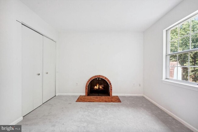 Building Photo - 9909 Hemlock Woods Ln