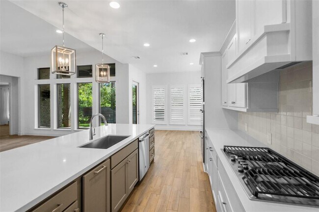 Building Photo - 706 Carina Gaze Ct