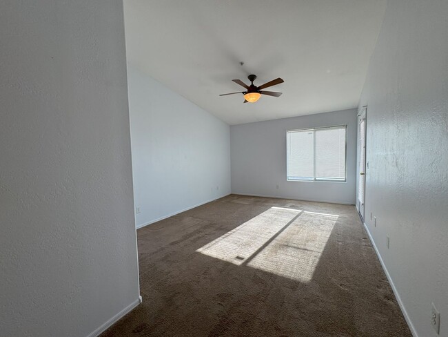 Building Photo - 2 BEDROOM PLUS OFFICE/DEN IN MCDOWELL MTN ...