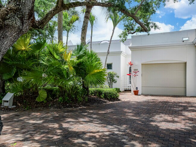 Building Photo - 8367 Baytree Dr