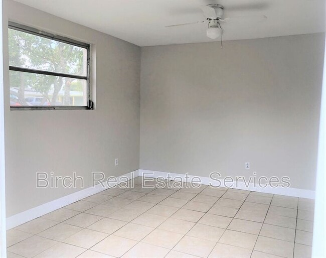 Building Photo - 2034 Peggy Dr