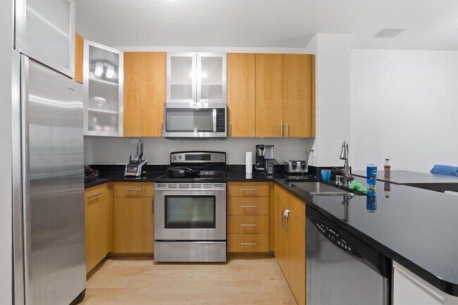 Building Photo - 26 Ave at Port Imperial