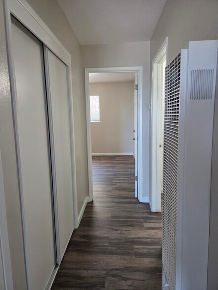 Building Photo - 25684 Spring Dr