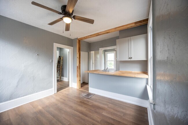 Building Photo - 2257 E 80th St