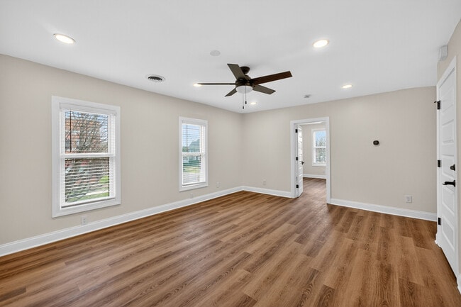 Building Photo - 305 W Exchange St