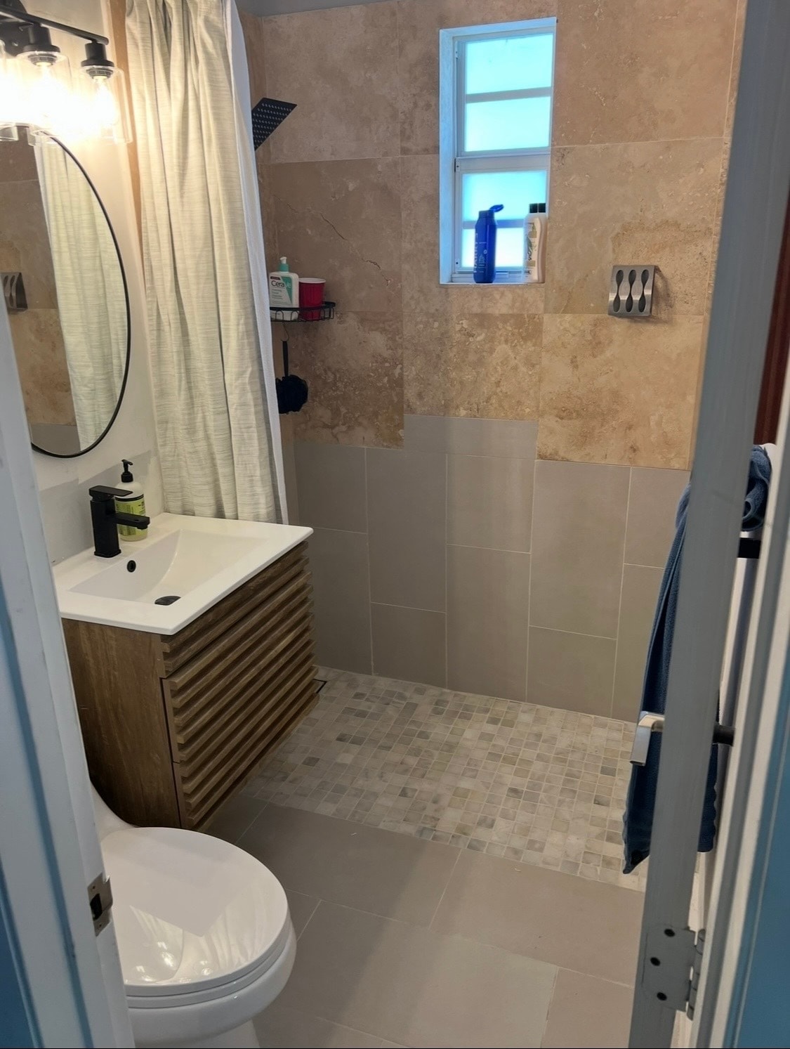 Building Photo - 3915 N Meridian Ave