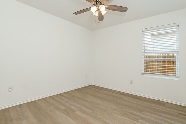 Building Photo - First time rental. Newer build home locate...