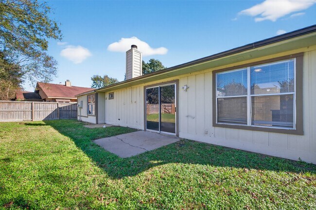 Building Photo - 5211 Devon Green Dr