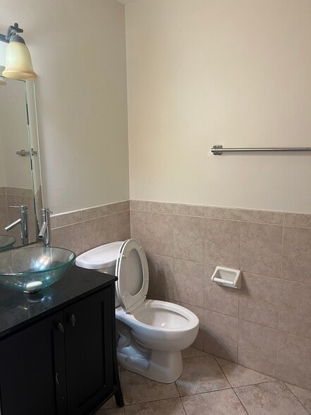 Building Photo - 5652 Strawberry Lakes Cir